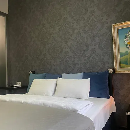 Old - Aparthotel